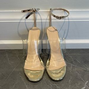 Clear/gold wedges, no name
